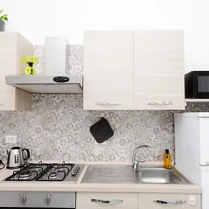 Vivimihome - Crespi House A 3 Minuti Dalla Metro Appartamento Milano