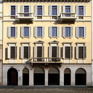Manzoni 44 Appartamento Milano